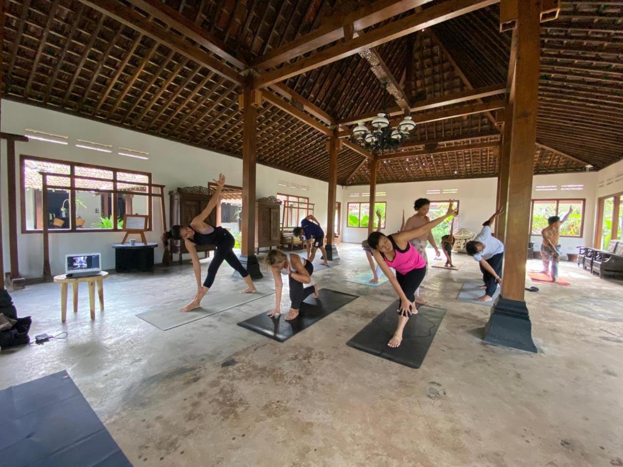 Ohmmstay - Rumah Pendopo Tanjungtirto Экстерьер фото