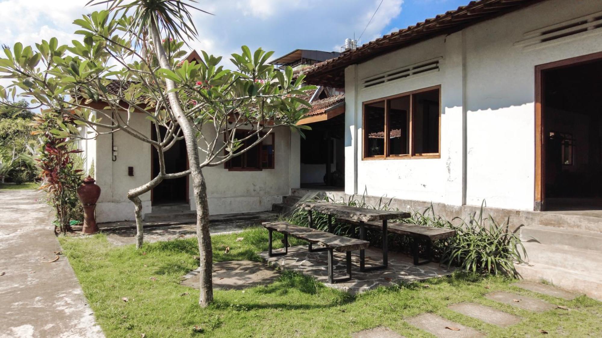 Ohmmstay - Rumah Pendopo Tanjungtirto Экстерьер фото
