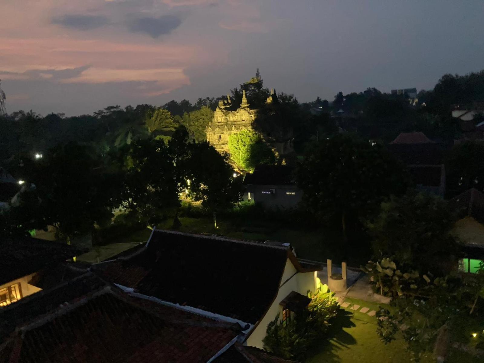 Ohmmstay - Rumah Pendopo Tanjungtirto Экстерьер фото